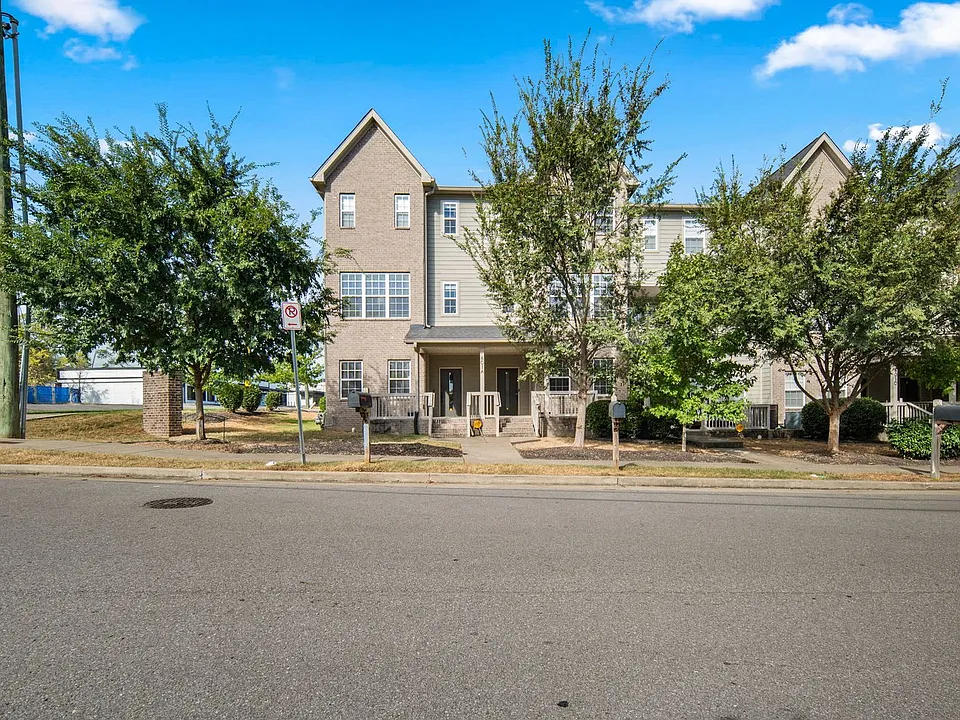 601 Ries Ave #B