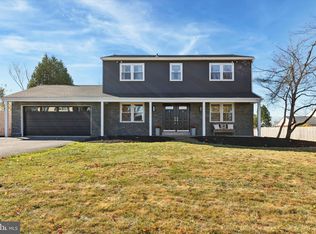 911 Denston Dr, Ambler, PA 19002