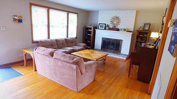 3rd image of 604 Mountcastle Dr