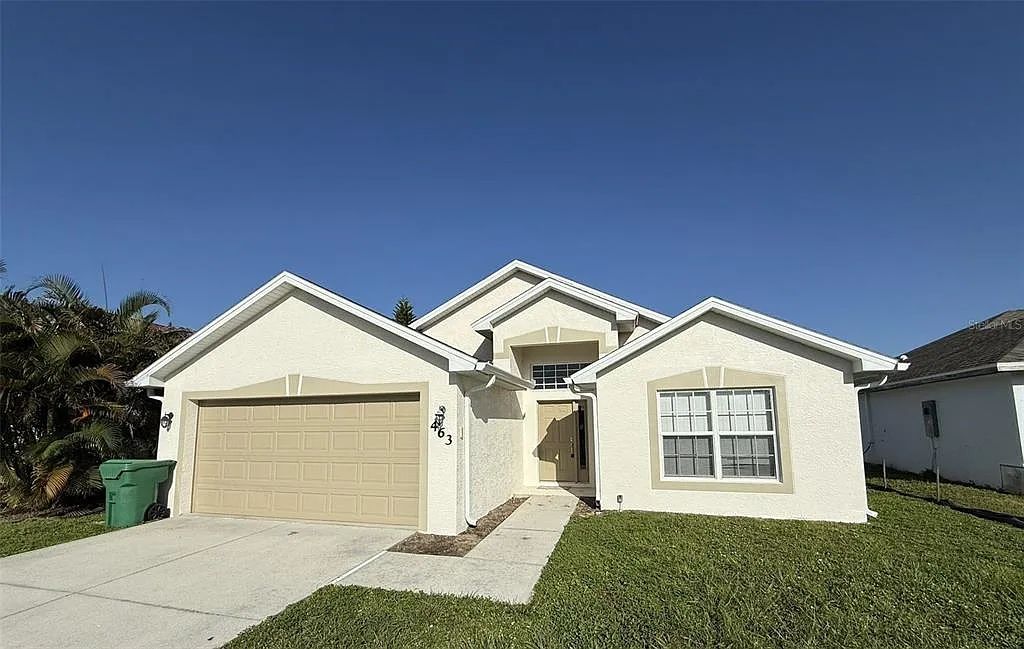 3 bed, 2.0 bath, 1422 sqft, $1,795 — Photo 2