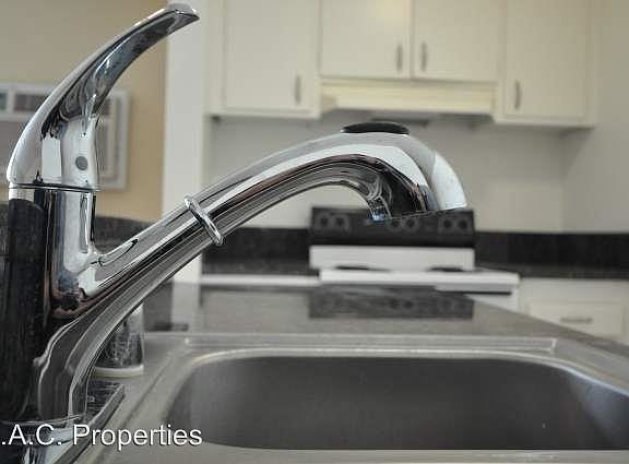 4th image of 4414 Woodman Ave APT 105