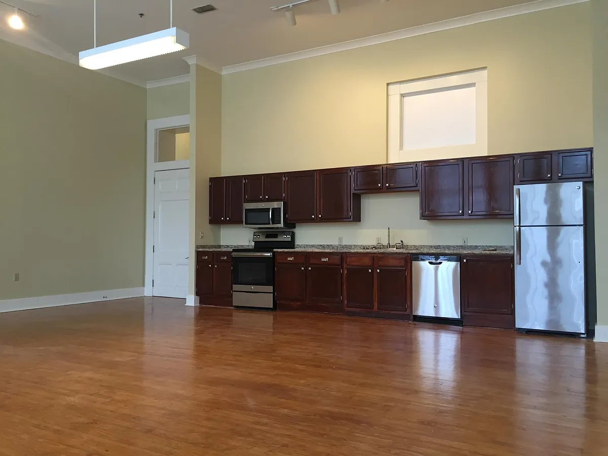 Building Photo - 715 Sherman St #6