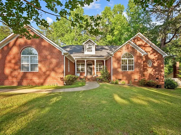 2909 Walden Rd, Fayetteville, NC 28303