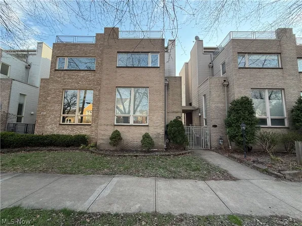 2272 W 5th St, Cleveland, OH 44113
