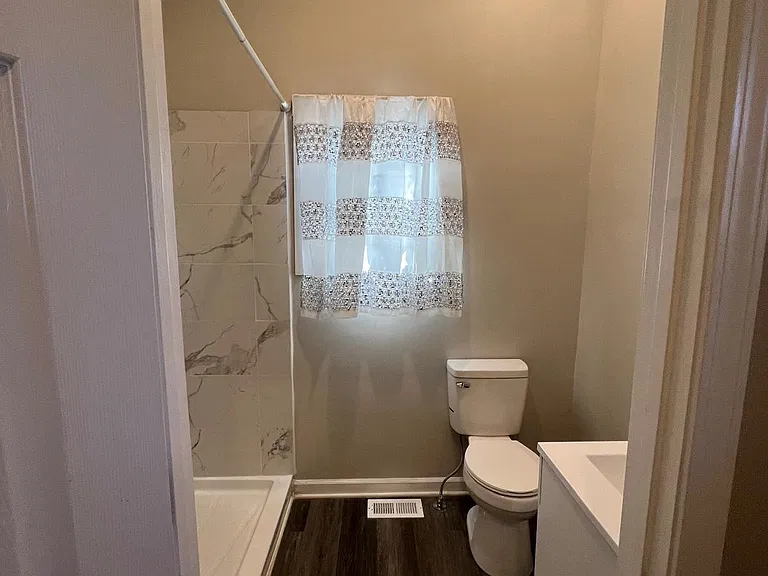 818 Salem St — Photo 18
