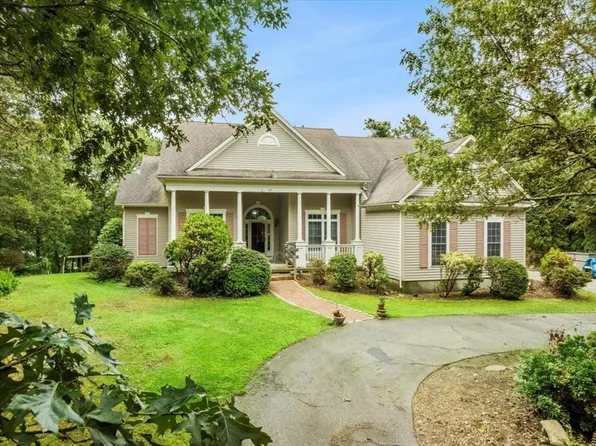 63 Valhalla Dr, South Yarmouth, MA 02664