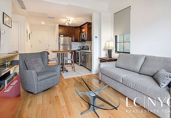 3rd image of 313 W 117th St #4