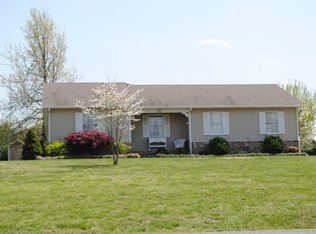 16 Printers Aly, Mayfield, KY 42066