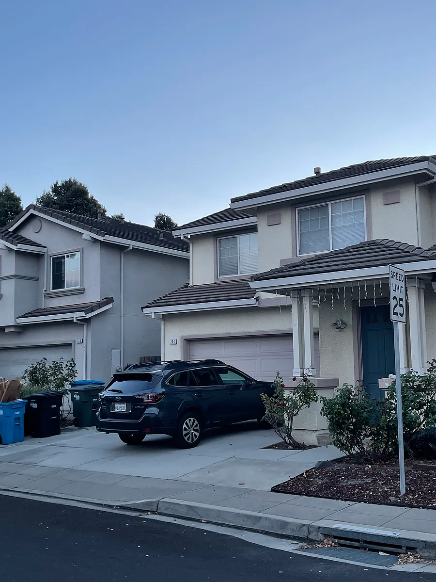 Photo 2 of 44 - 744 Avelar St - East Palo Alto, CA Building Photo - 744 Avelar St
