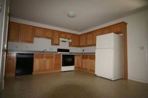 4th image of 341 Deerfield Dr