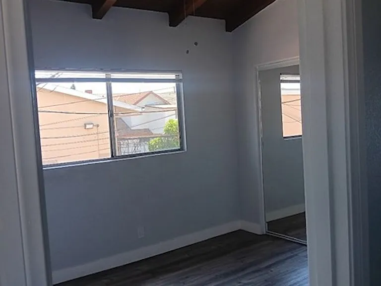 6346 Middleton Ave — Photo 16