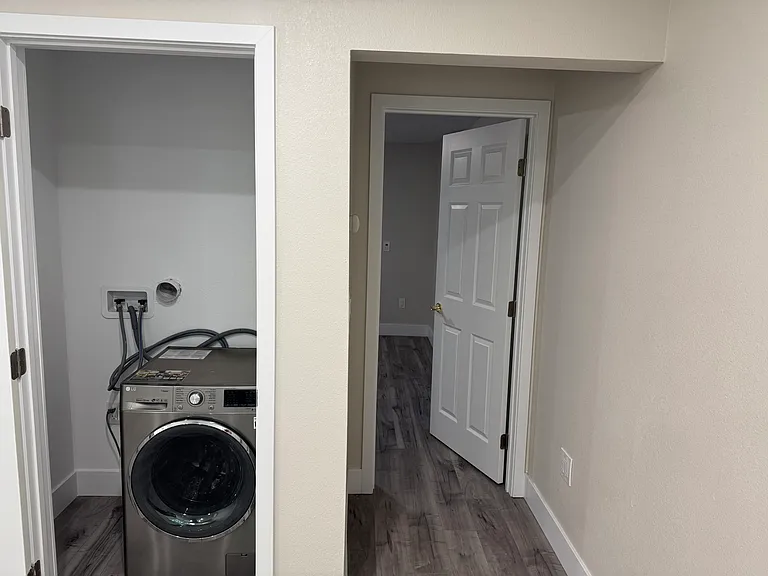 4415 V St — Photo 9