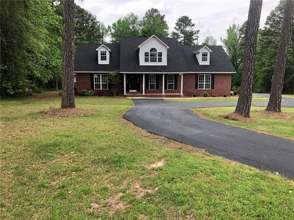 345 Crossgate Dr, Russellville, AR 72802