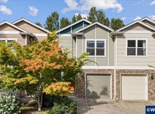 211 Silver St #2I, Silverton, OR 97381