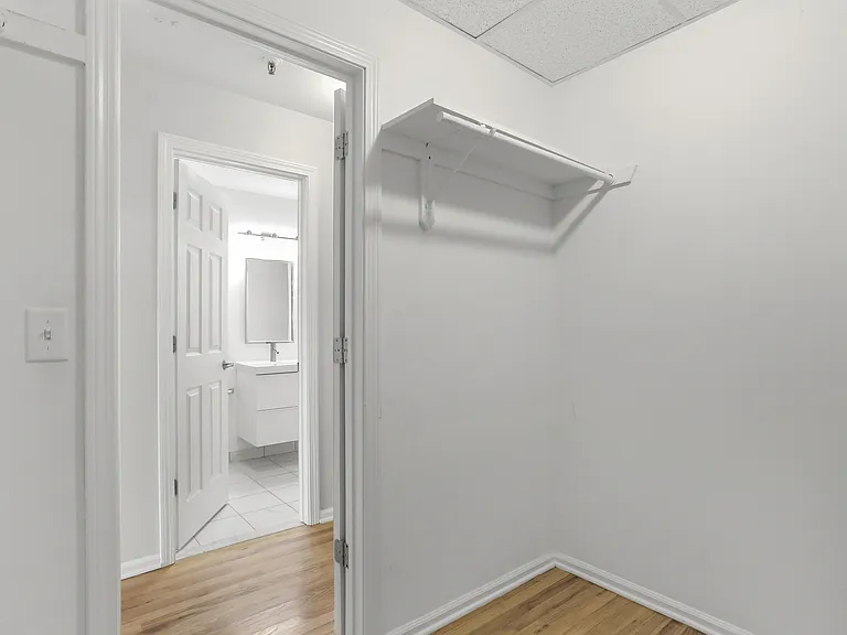 102 Lansdale Ave #M — Photo 7