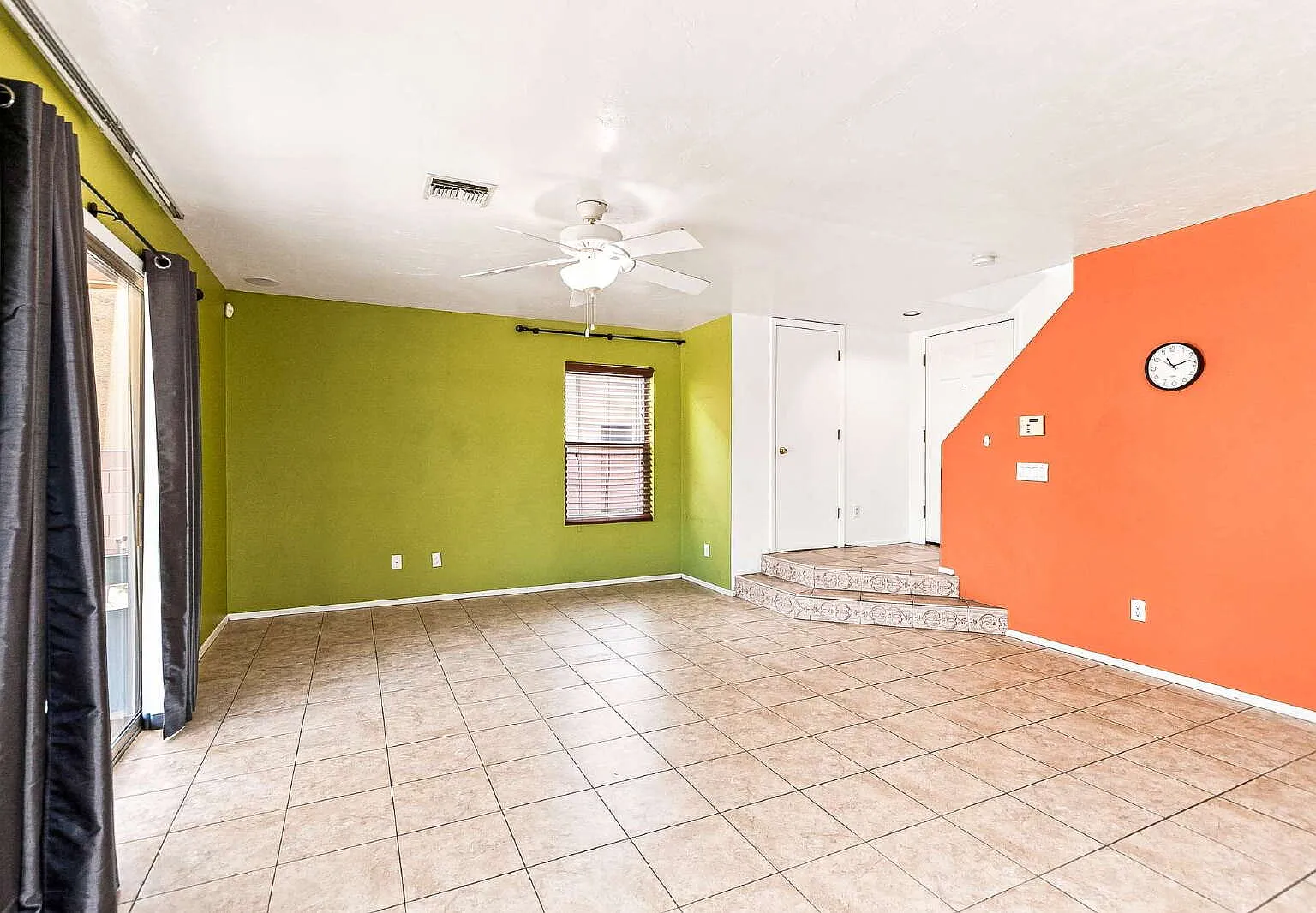 3 bed, 3.0 bath, 1373 sqft, $2,095 — Photo 3