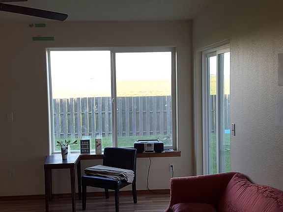 2nd image of 586 Egret Ave