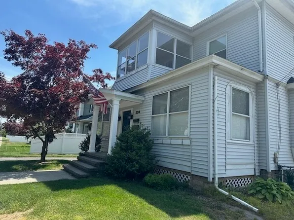 224 Walnut St #2B, Agawam, MA 01001