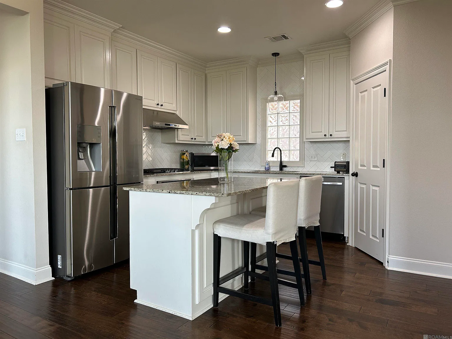 3 bed, 1750 sqft, $2,300 — Photo 4
