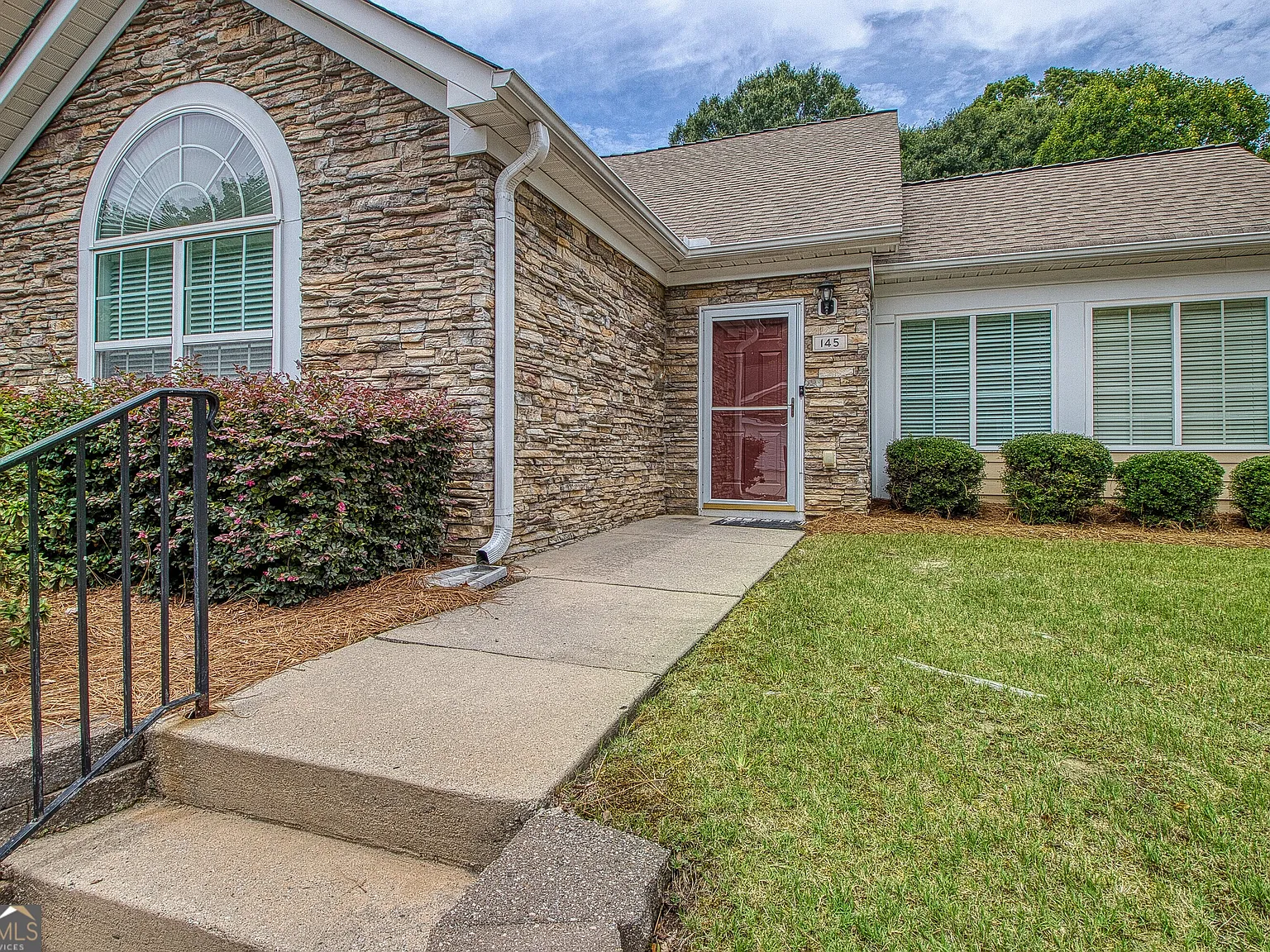 2 bed, 2.0 bath, 1636 sqft, $2,300 — Photo 3