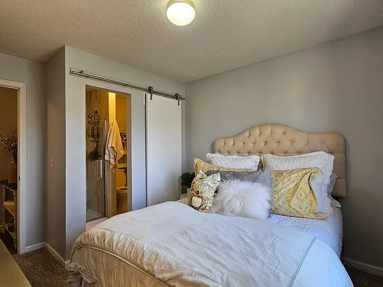 15624 Foster St — Photo 12