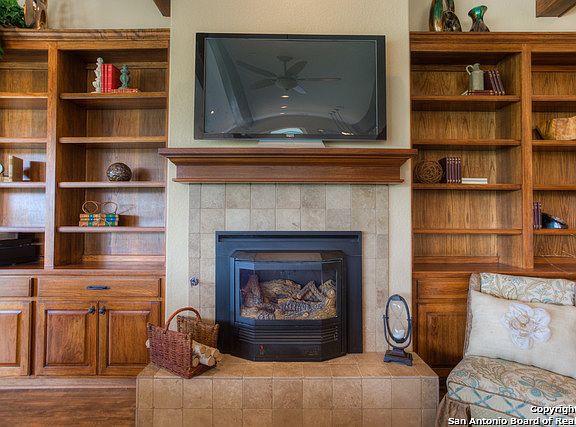 5th image of 521 Guadalupe St S #1301