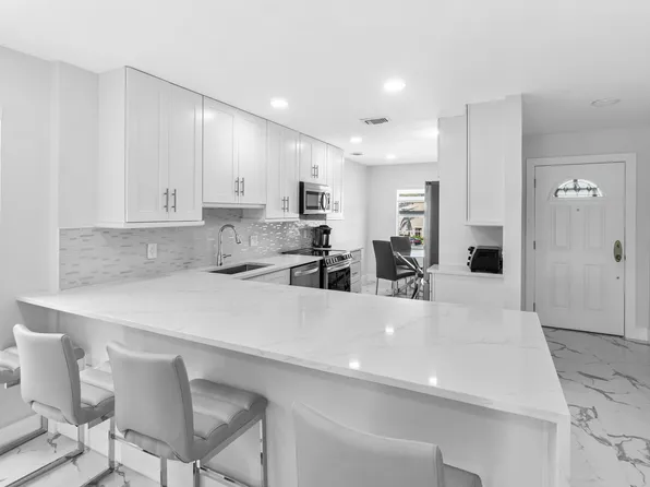 6 Stratford Drive E #D, Boynton Beach, FL 33436