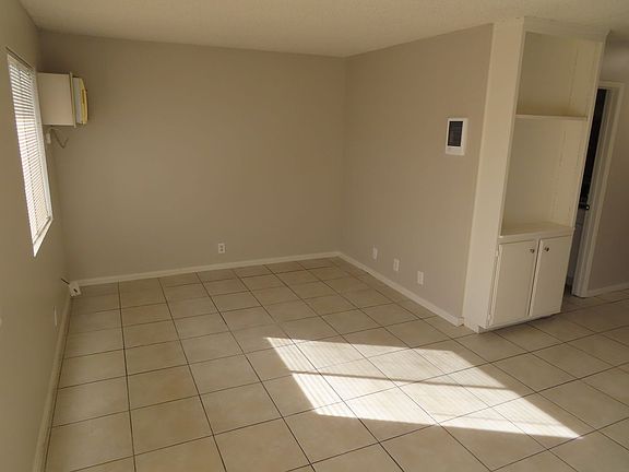 5th image of 4316 52nd St APT 7