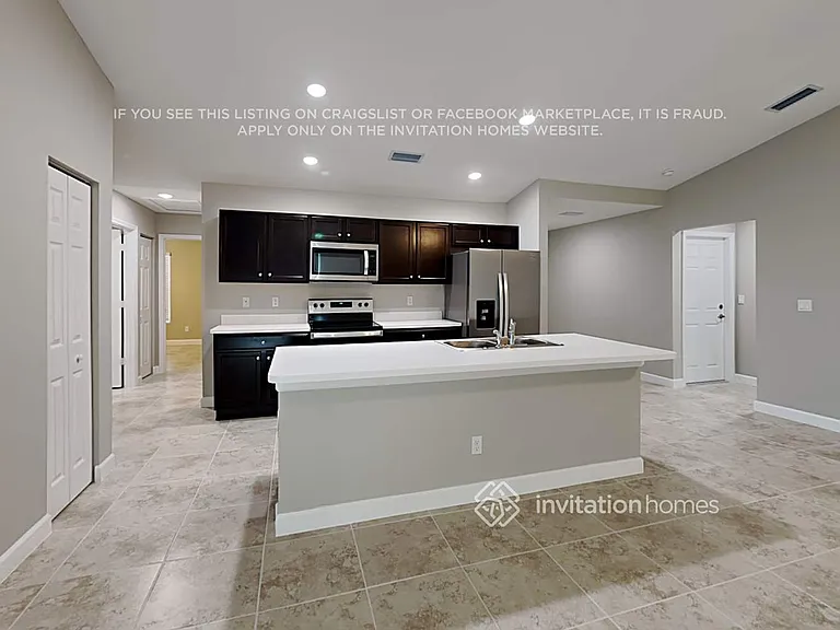 558 Oldenberg St SW — Photo 8