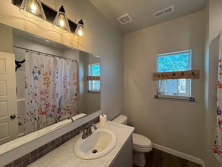 4858 N Elmstone Ave — Photo 11