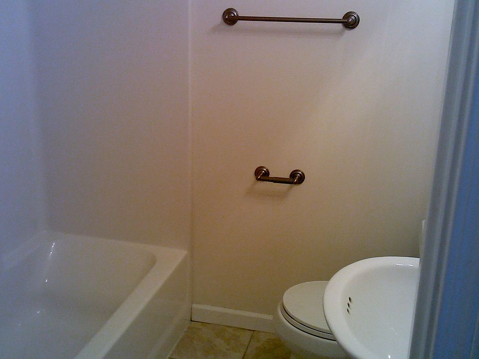 Beautifully updated full bath.