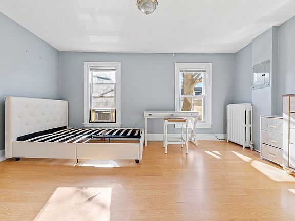 4th image of 417 McCartney St #1