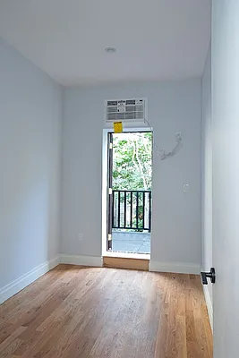 Rented by Nooklyn NYC LLC | media 127