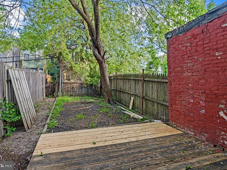 3553 Emerald St — Photo 13