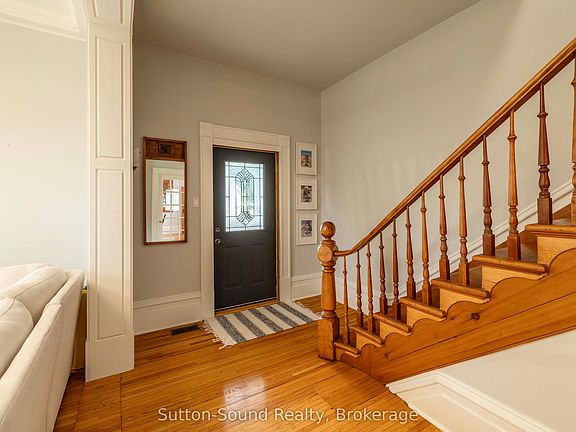 4th image of 490 Waterloo St