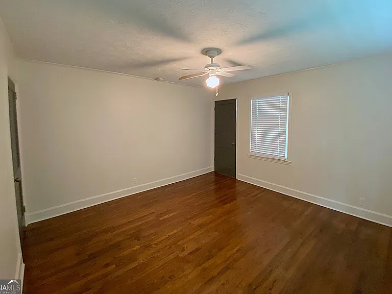 215 Pennsylvania Ave — Photo 10