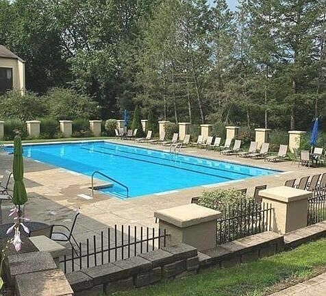3rd image of 1012 Bunker Dr APT 203