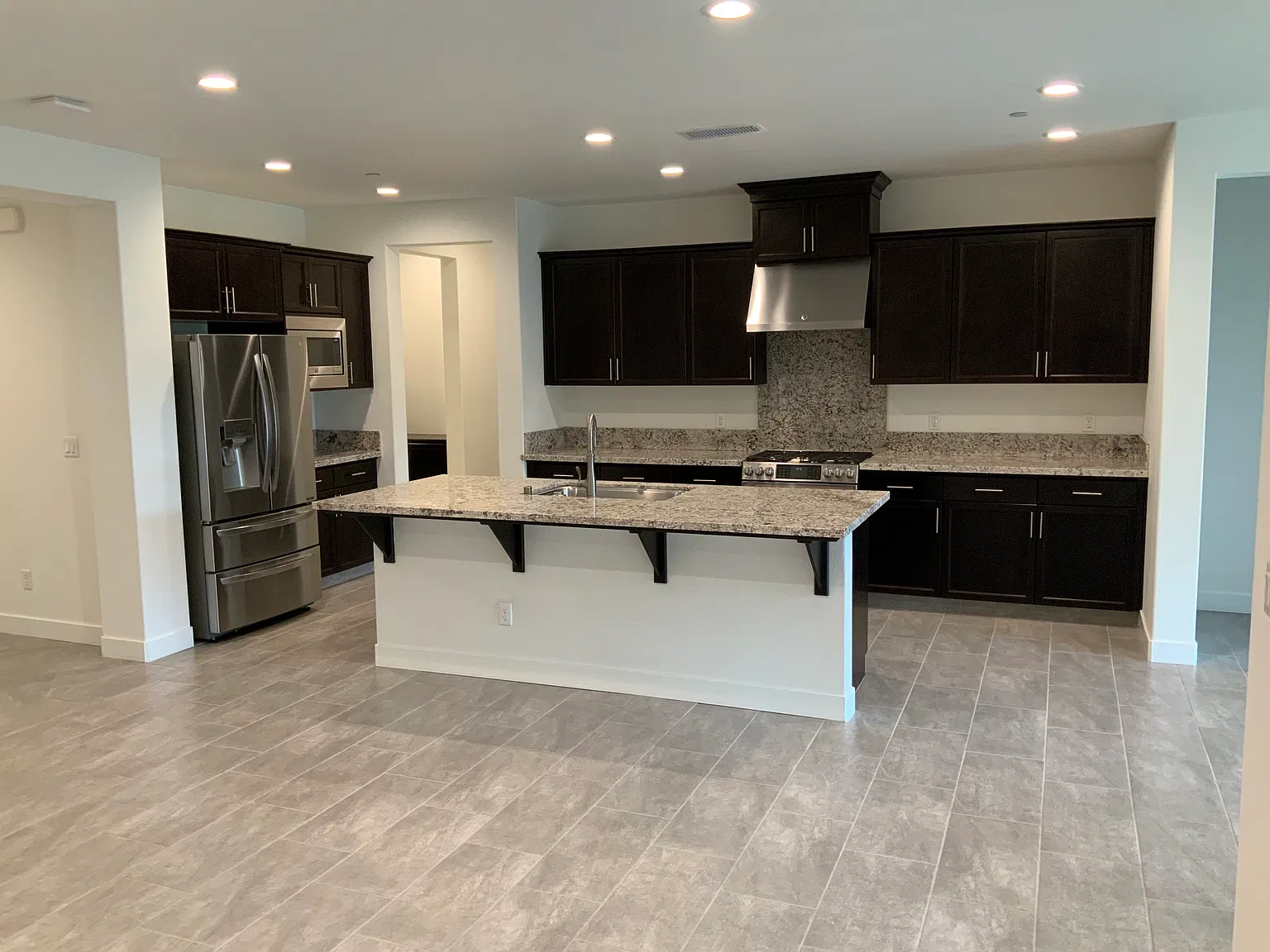 3 bed, 1846 sqft, $2,850 — Photo 4