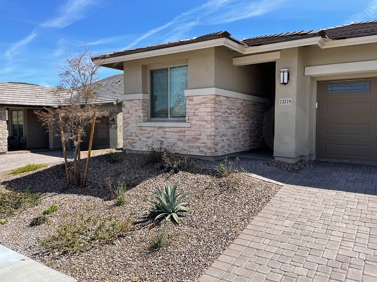 4 bed, 3.0 bath, 1857 sqft, $2,199 — Photo 3
