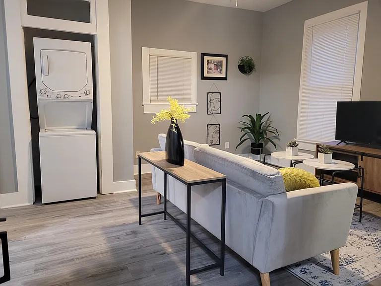 2818 N Capitol Ave #3 — Photo 9