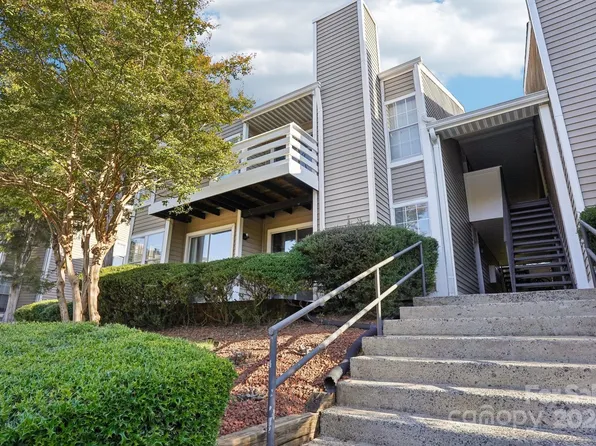 9623 Vinca Cir, Charlotte, NC 28213