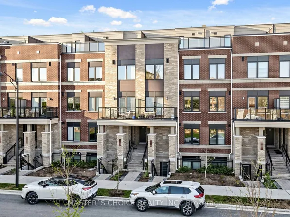 56 Elizabeth St S #1404, Richmond Hill, ON L4C 5W2
