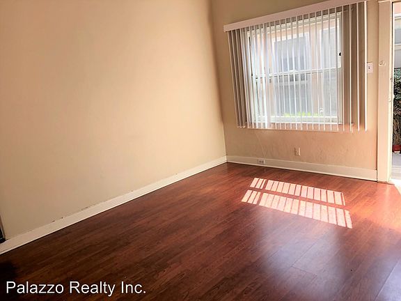 3rd image of 1058 Molino Ave APT 7