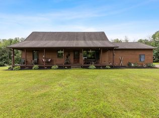 393 Cable Rd, Bernhards Bay, NY 13028