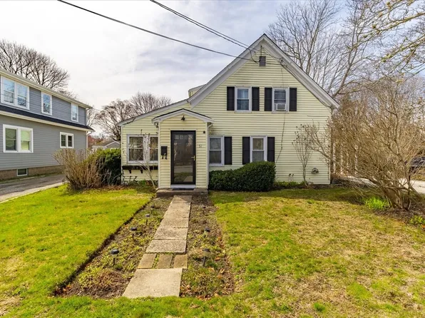 51 Chase St, Barnstable, MA 02630