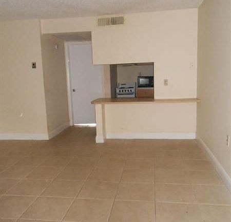 4th image of 7625 NW 42nd Pl APT 225