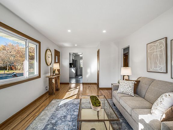 5th image of 70 Dennis Ln N