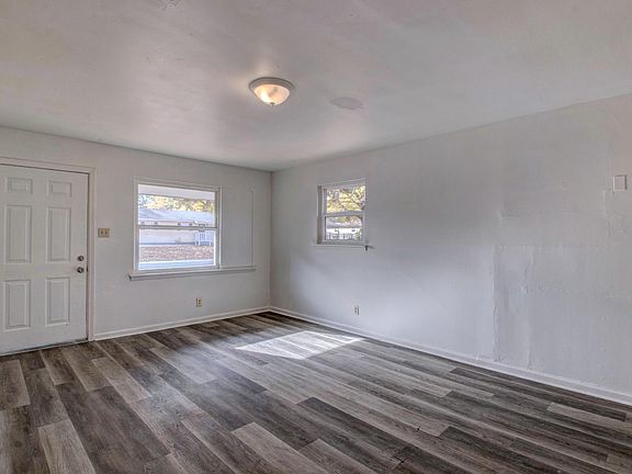 4th image of 7100 Redwood Dr