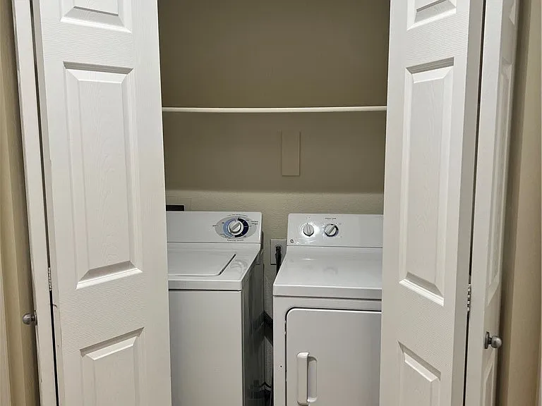 19 E Agate Ave #303 — Photo 11