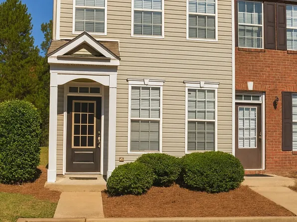 2743 Heathrow Dr, Lawrenceville, GA 30043